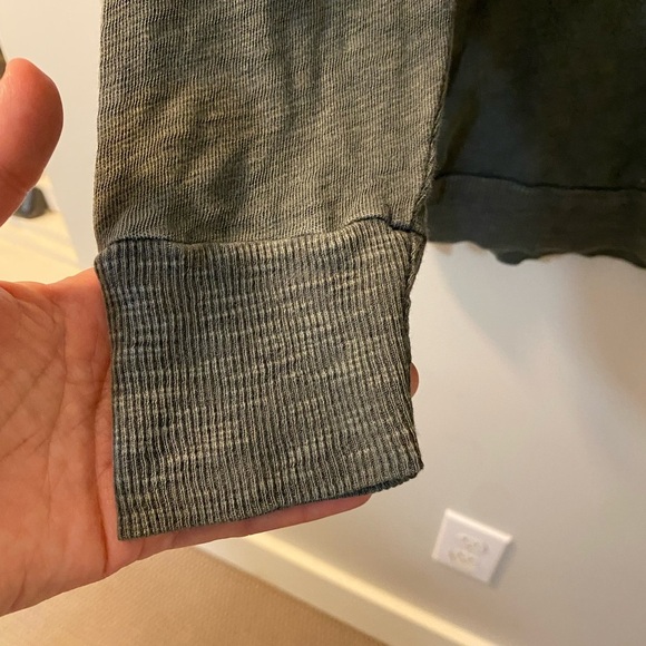 Hello Nite medium slate grey long sleeve 100% cotton knit V-neck top NWT - Picture 5 of 5